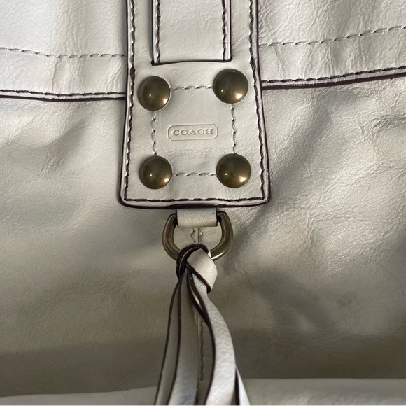 Leather Coach shoulder bag - Picture 7 of 11